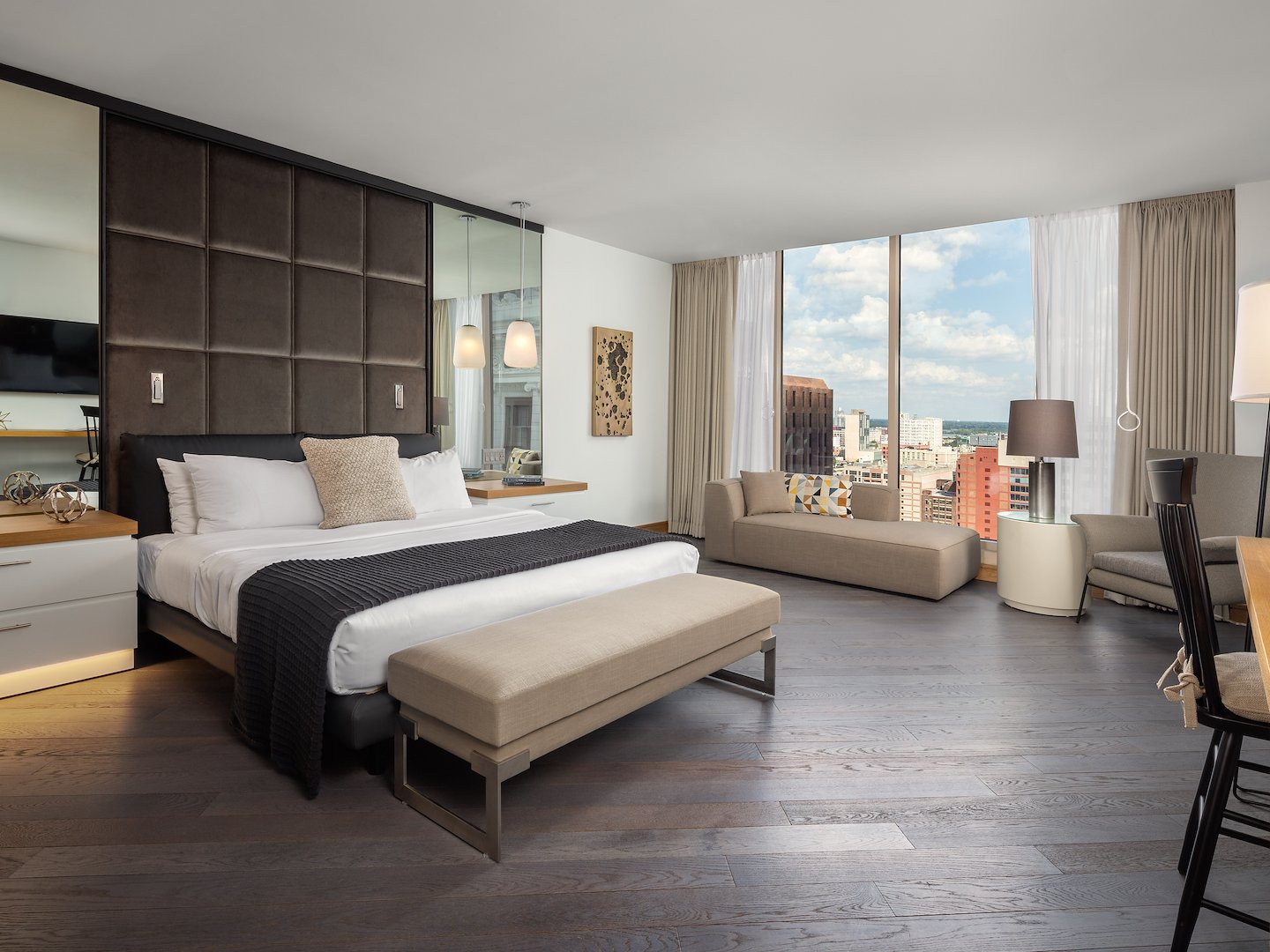 Suite at The Windsor Suites Philadelphia with city views
