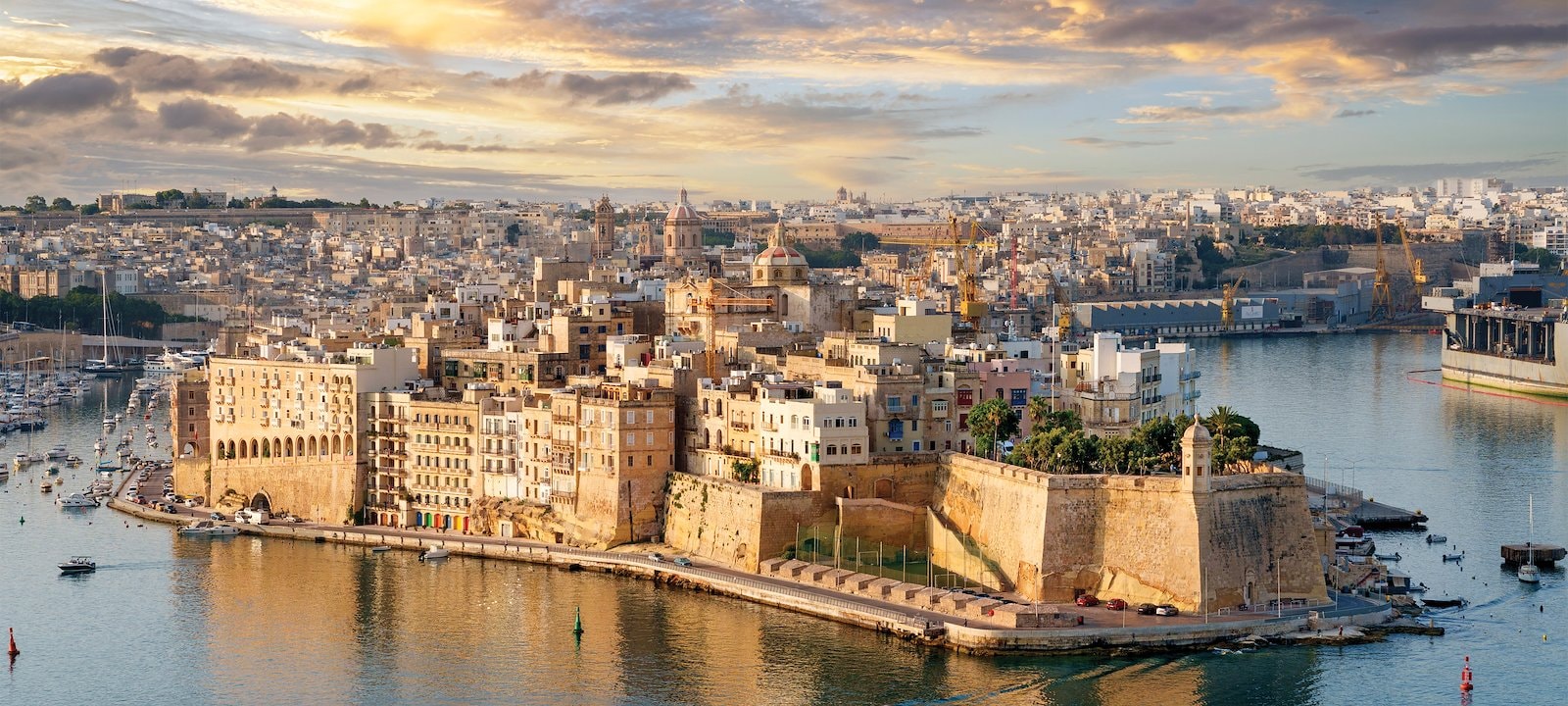 <p>The fortified city of Valletta and the Grand Harbour.</p>