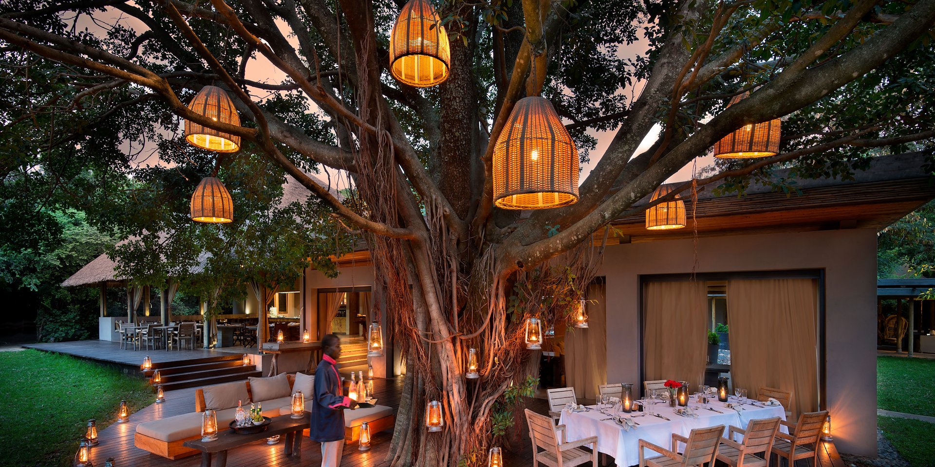 Outdoor dining at the lodge