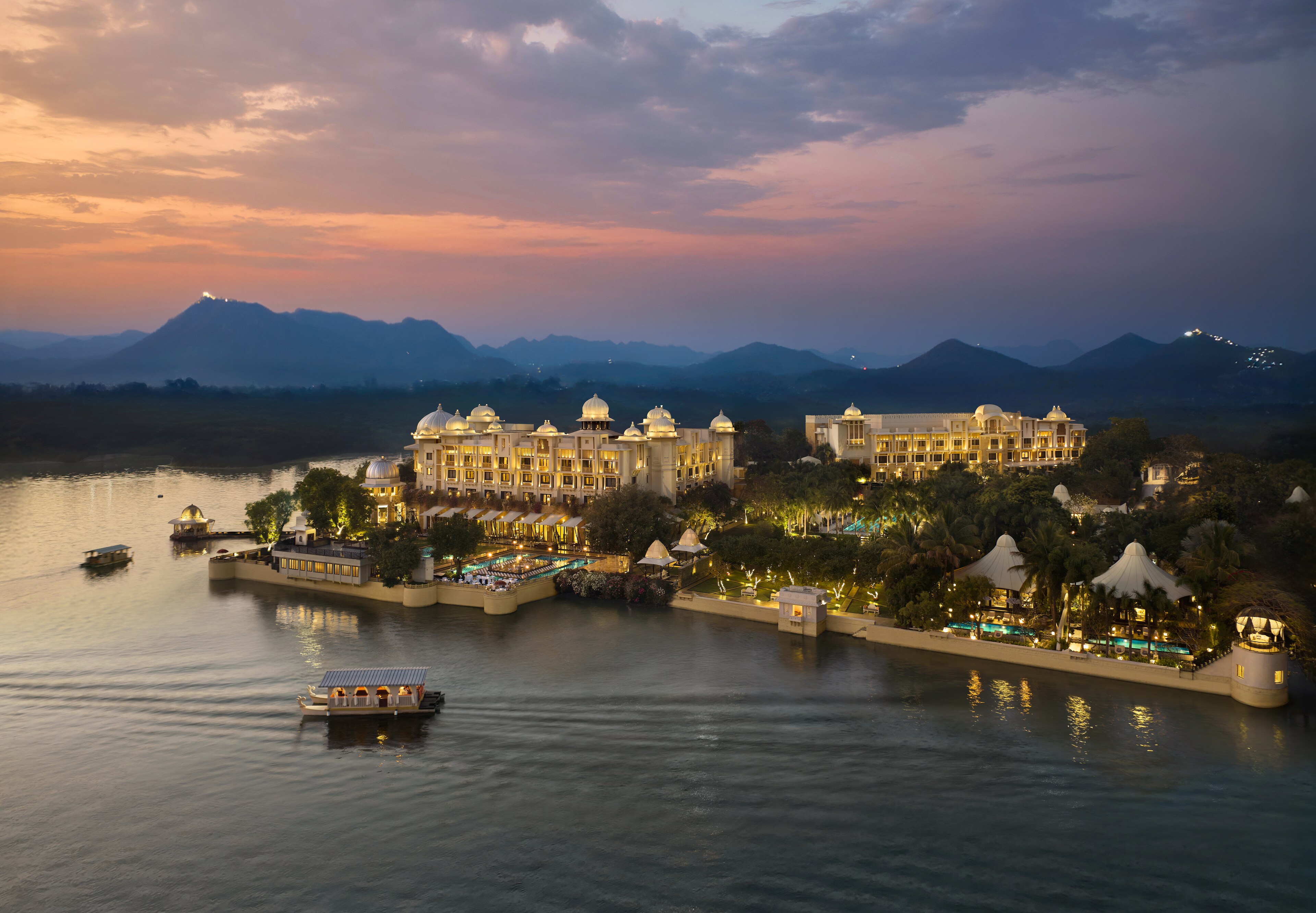 The Leela Palace Udaipur's Picturesque Setting