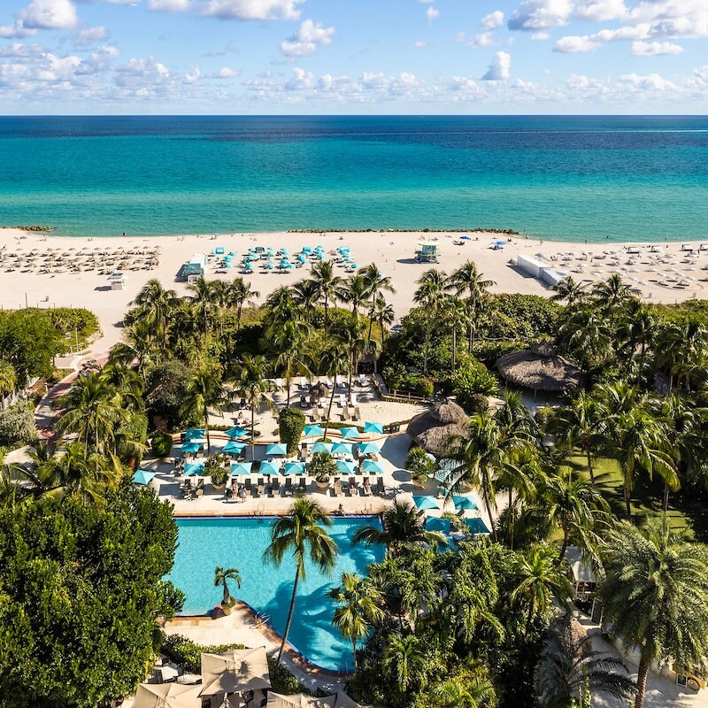 The Palms Hotel Offers Laid-Back Sophistication and Oceanfront Serenity