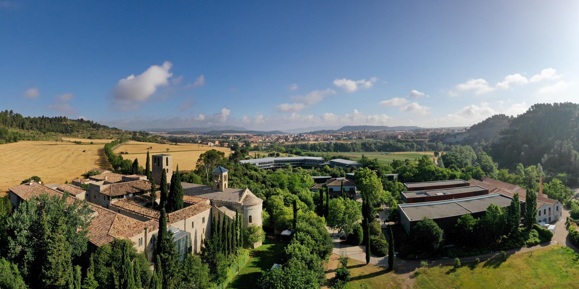 Hotel Món Sant Benet Aerial 