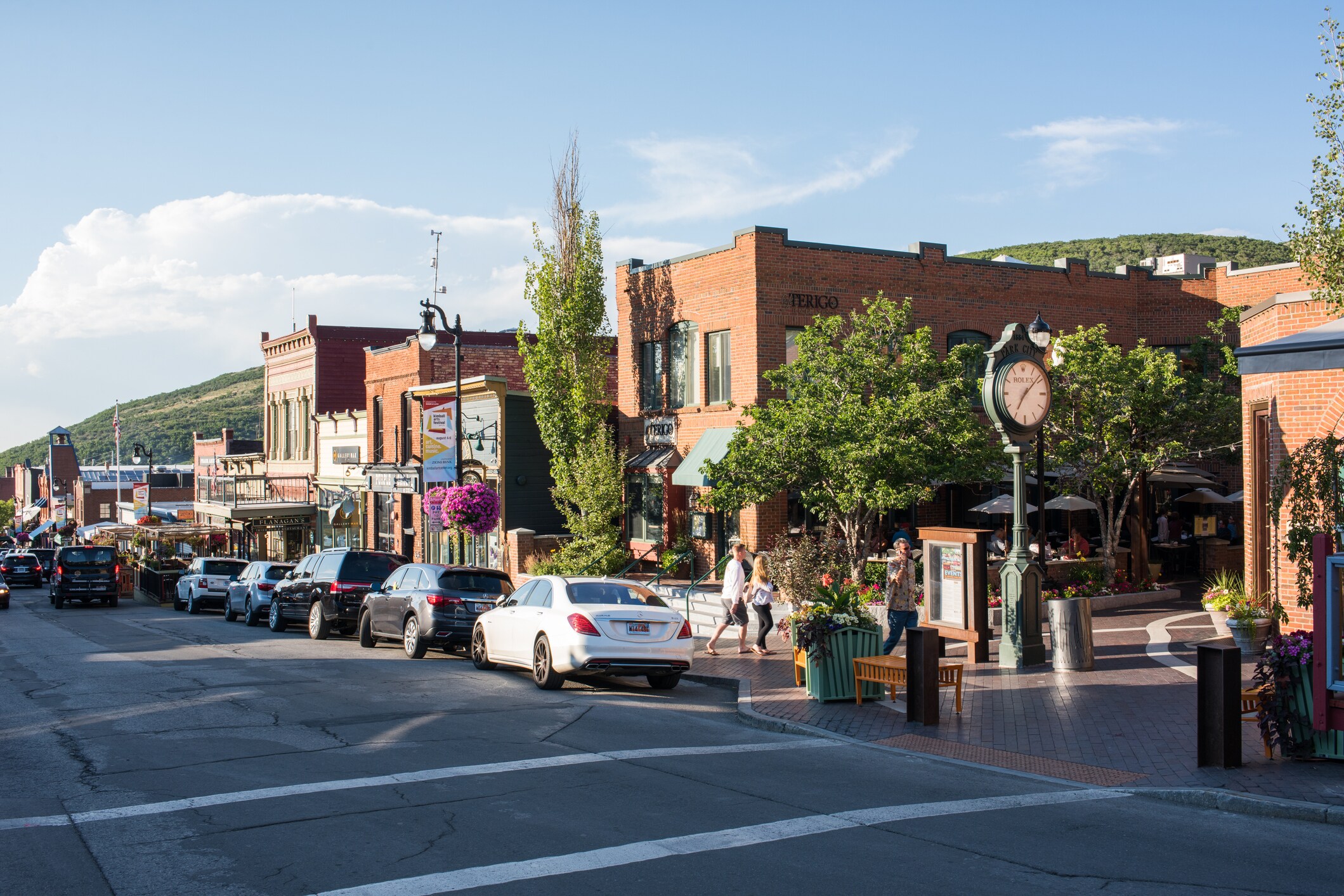 <p>Set in the picturesque Wasatch Mountains, Park City's charming, historic Main Street is lined with boutiques, art galleries, and restaurants.</p>