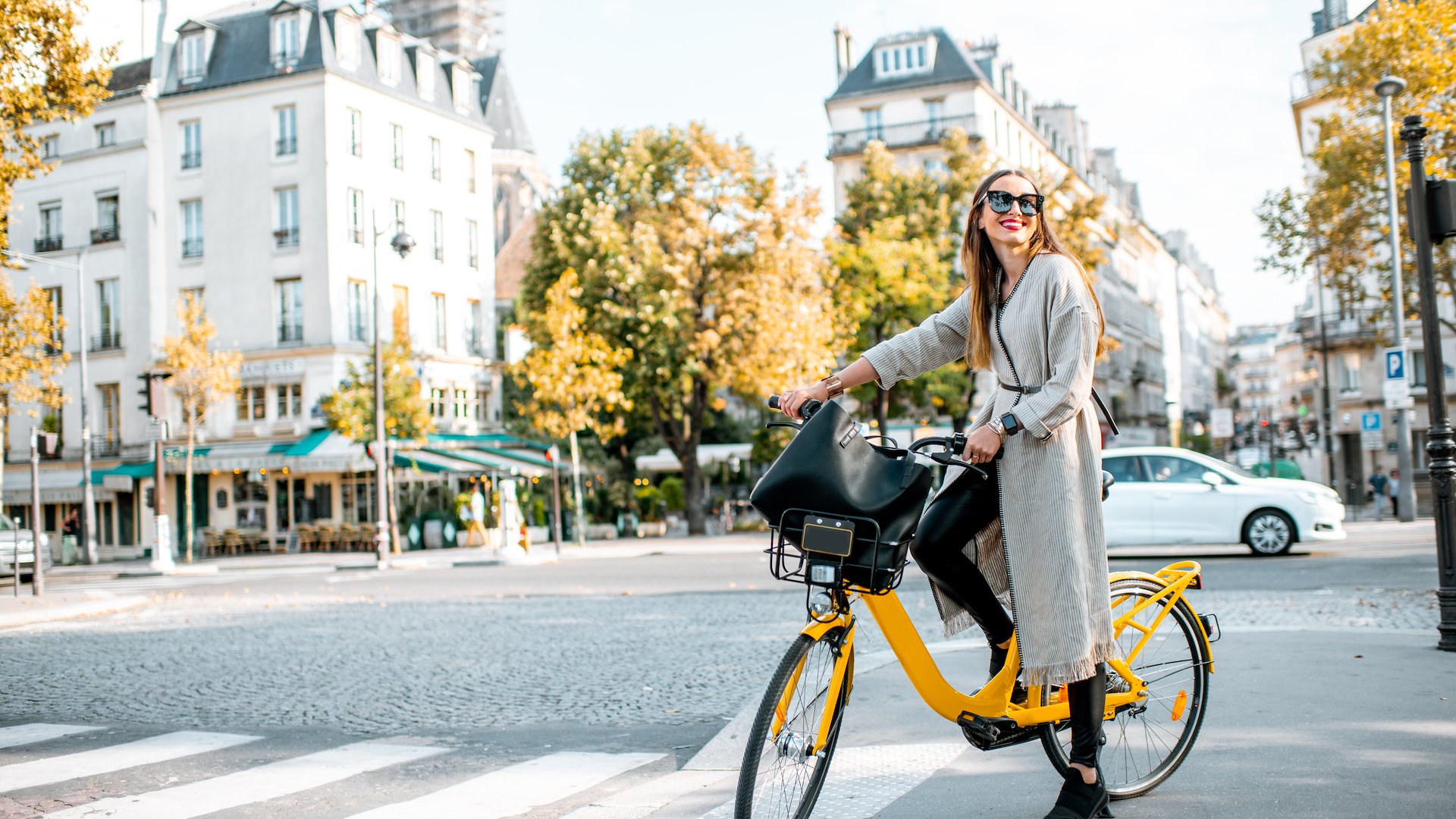 The relatively flat topography of Paris makes it an ideal city to be explored by bike.