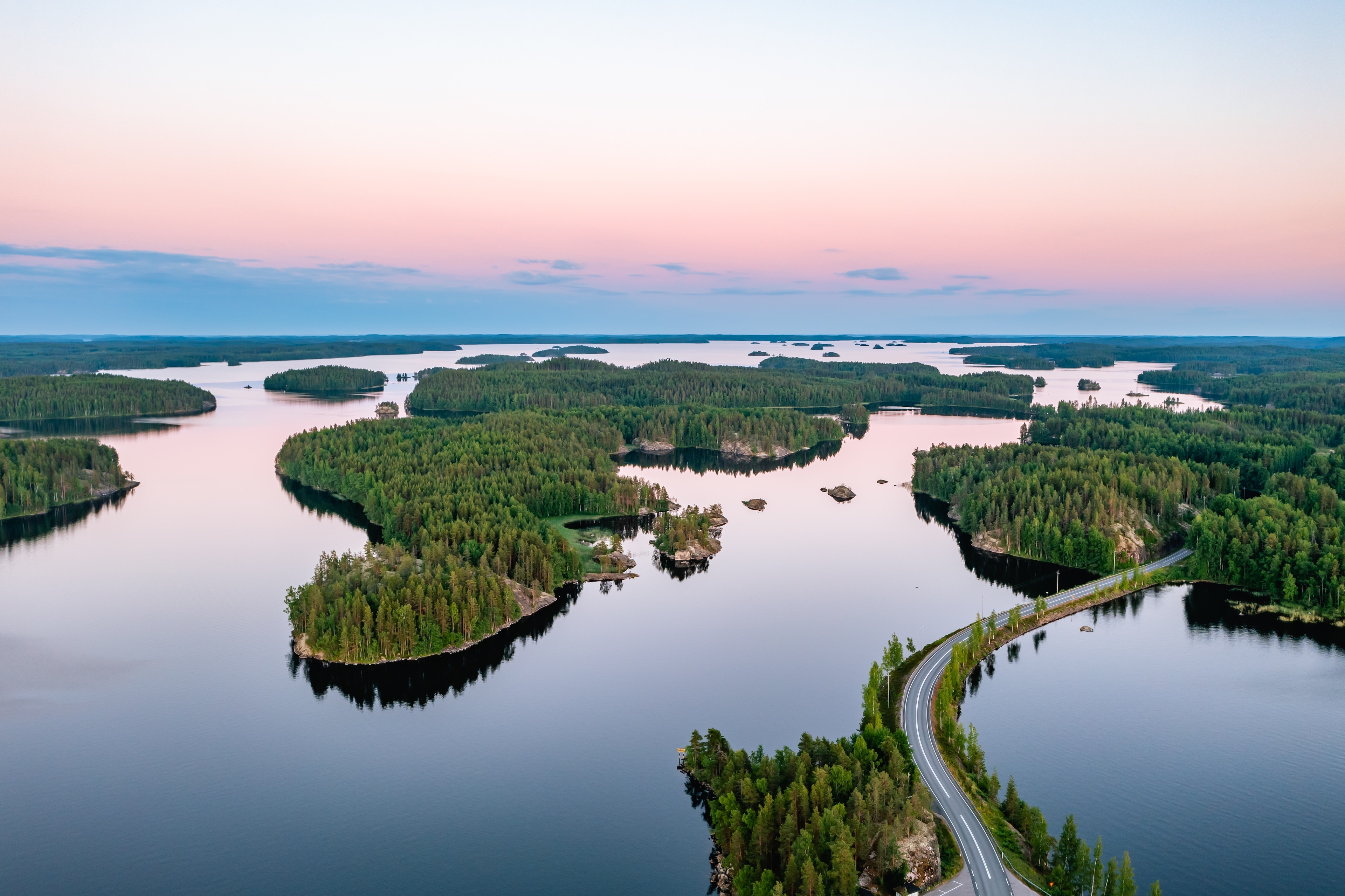 <p>The beautiful Lake Saimaa is Finland's largest lake.</p>