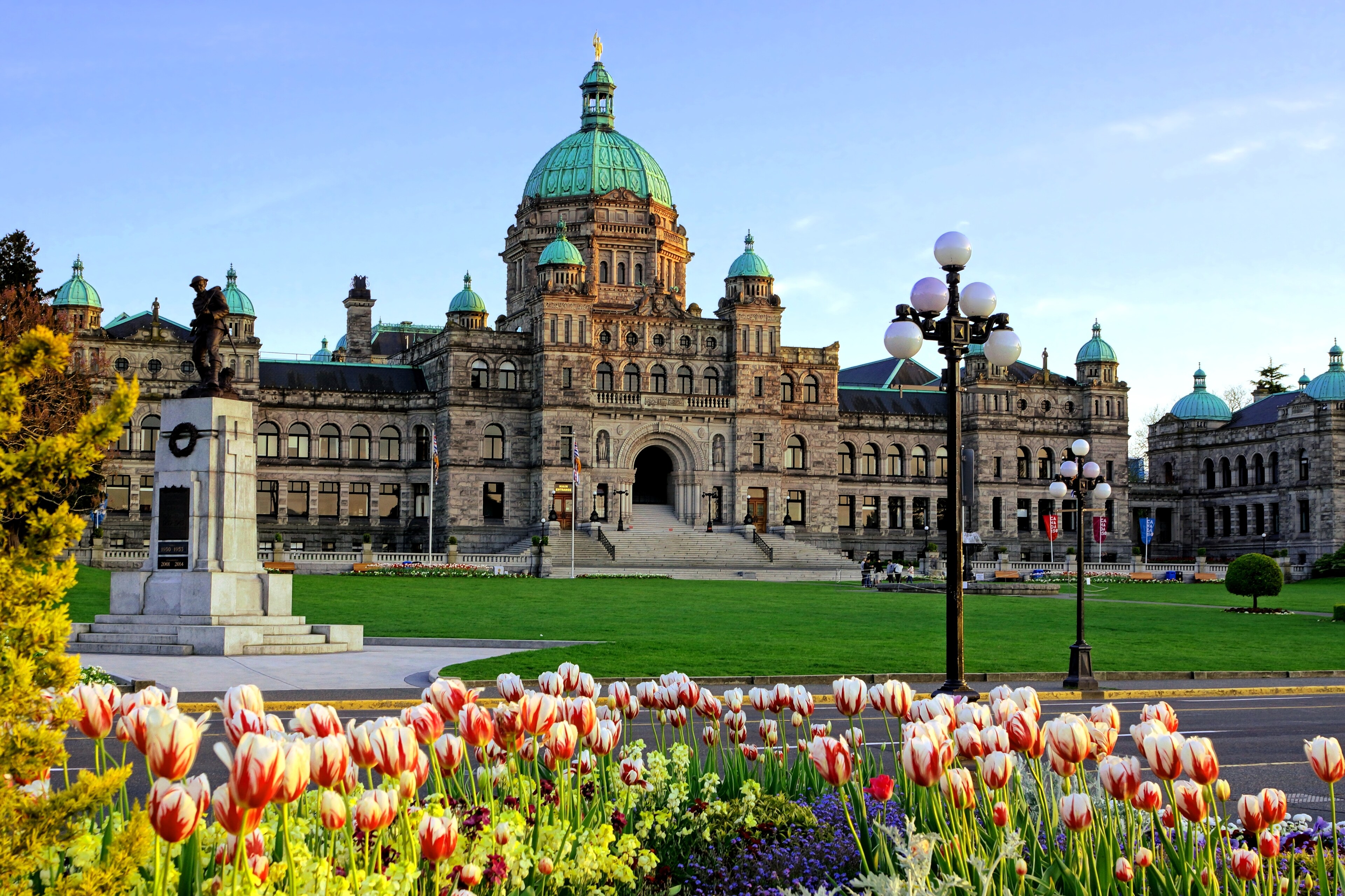 <p>Historic British Columbia provincial parliament building.</p>