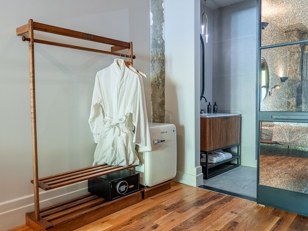 Harbor King Room Bathrobe