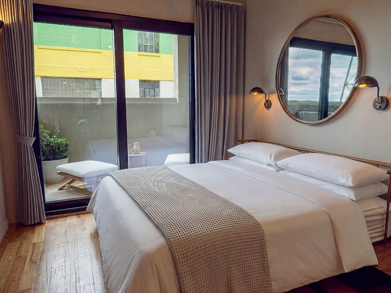 Brooklyn hotel room with balcony