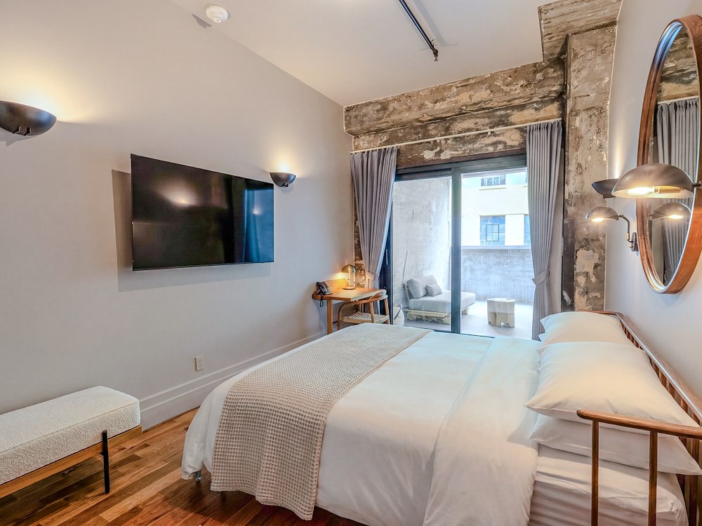 Sela V Hotel, Brooklyn offers Harbor King Room with Terrace