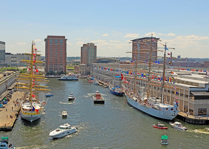 ships-in-harbor