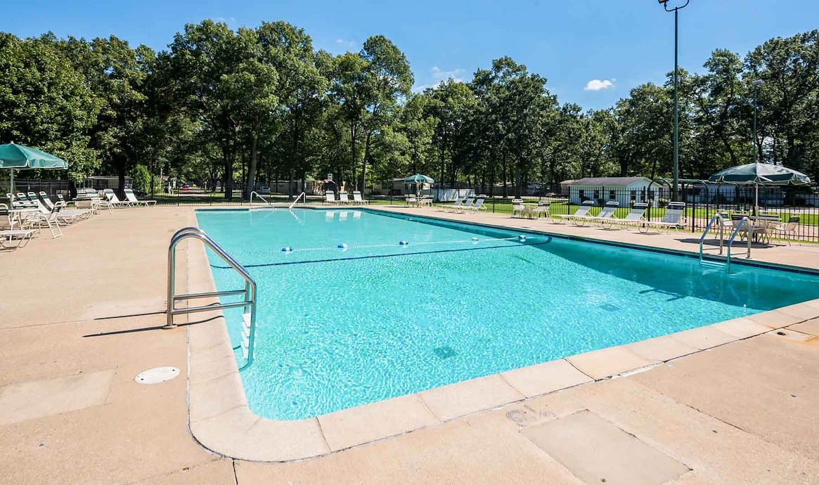 Apple Carr Village - Swimming Pool View, Amenities and Services