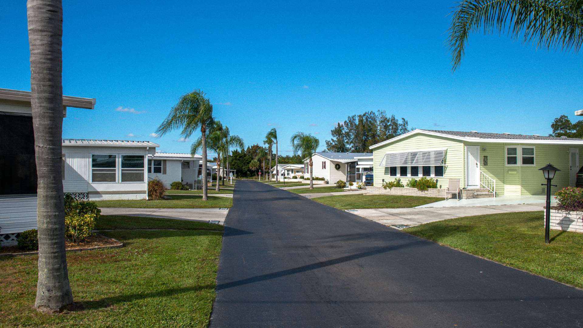 Manufactured Homes in Sarasota, Florida | Bahia Vista Estates, image size:1920x1080