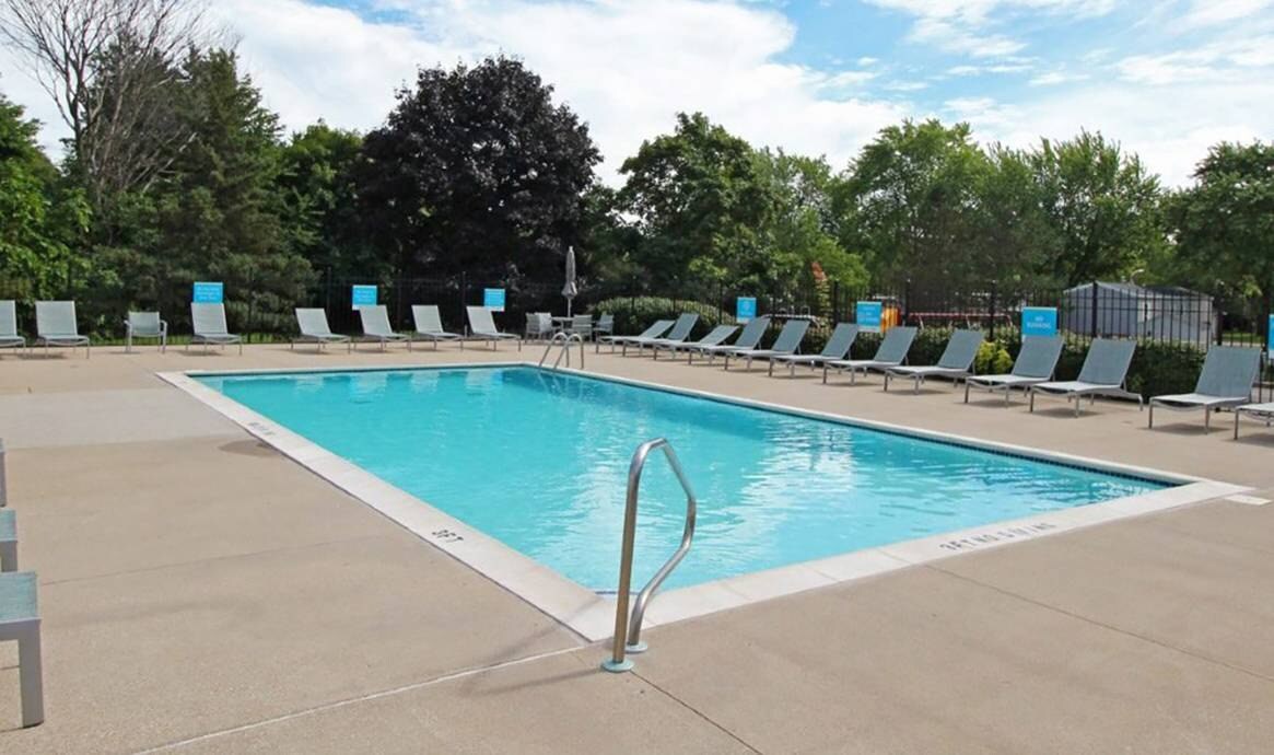 Clinton River - Amenities and Services