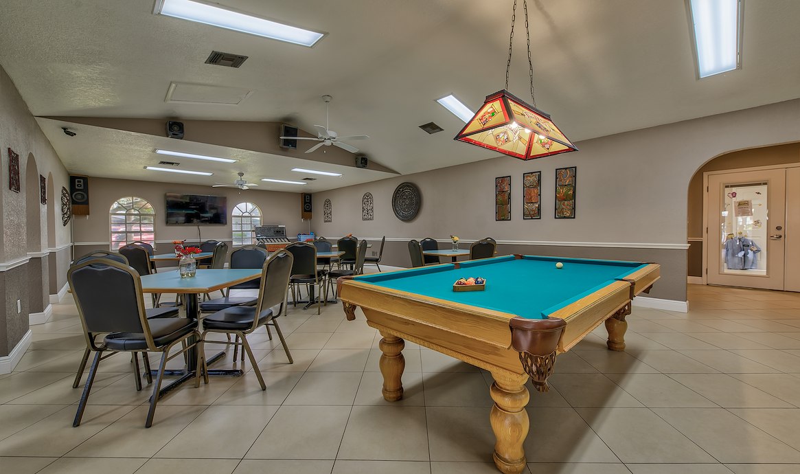 Kings Pointe - Amenities and Services - Play Area Pool