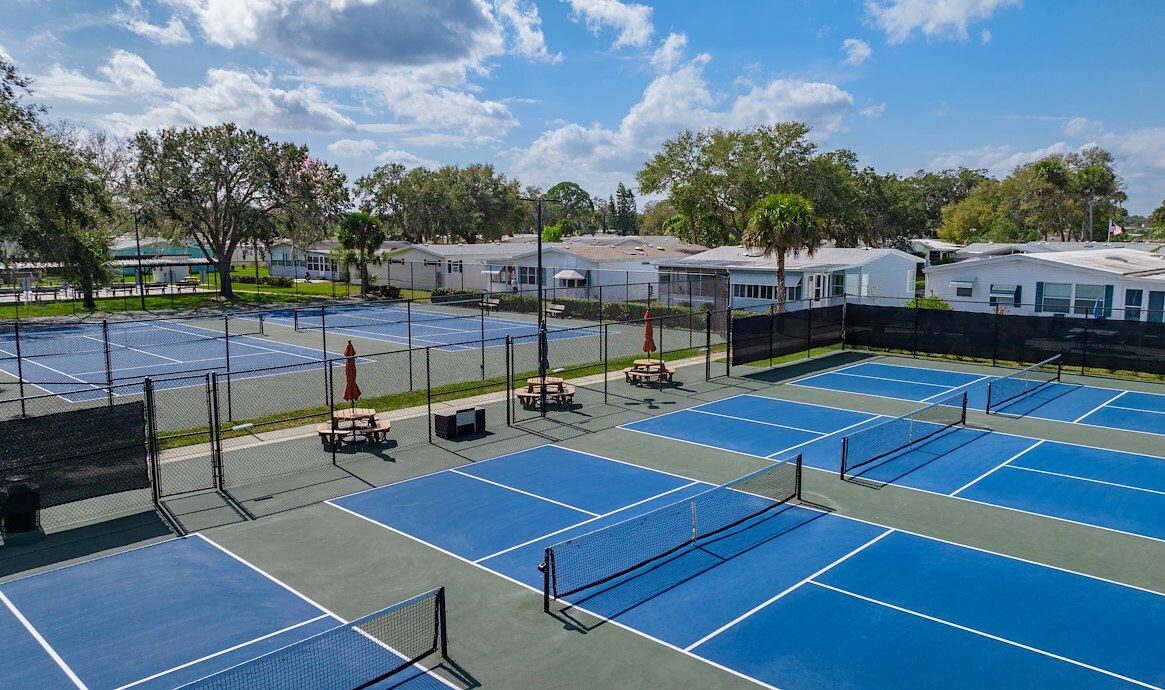 Tennis courts - Hacienda Del Rio