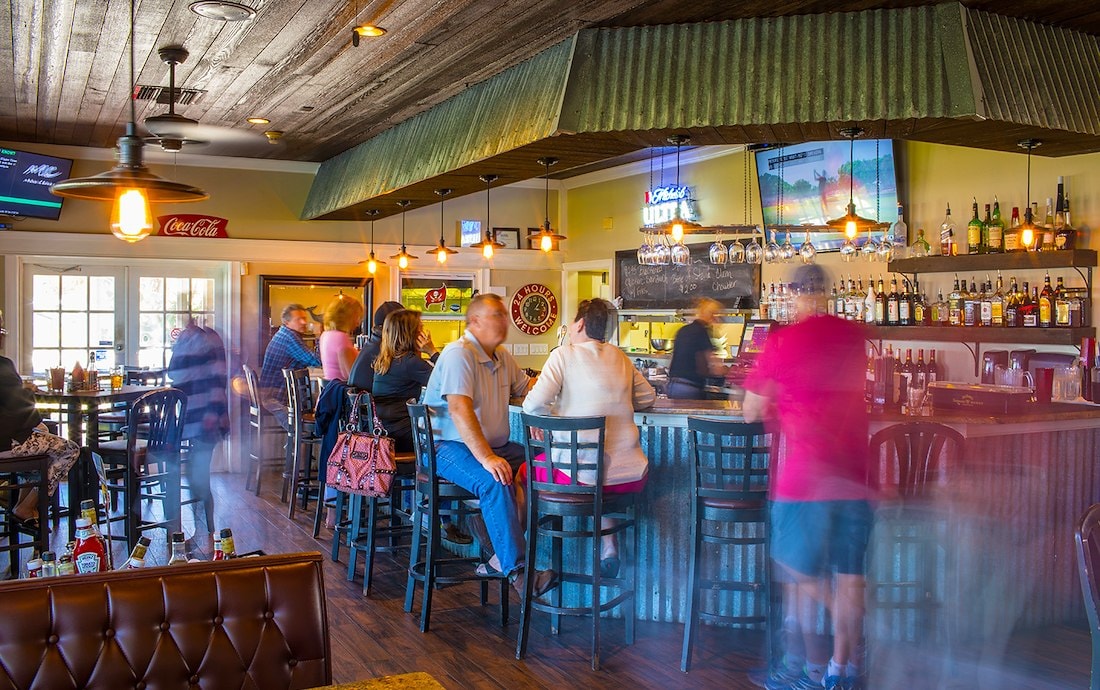 Riverside Bar & Grill