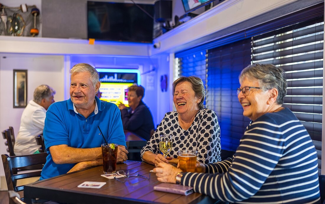 Riverside Bar & Grill