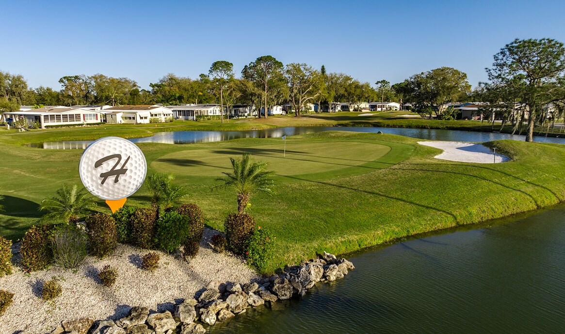 Golf course - The Hamptons Golf & Country Club