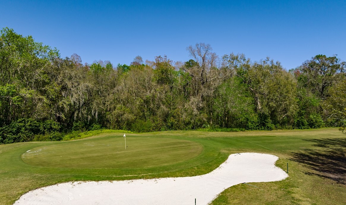 Golf Course - The Hamptons Golf & Country Club