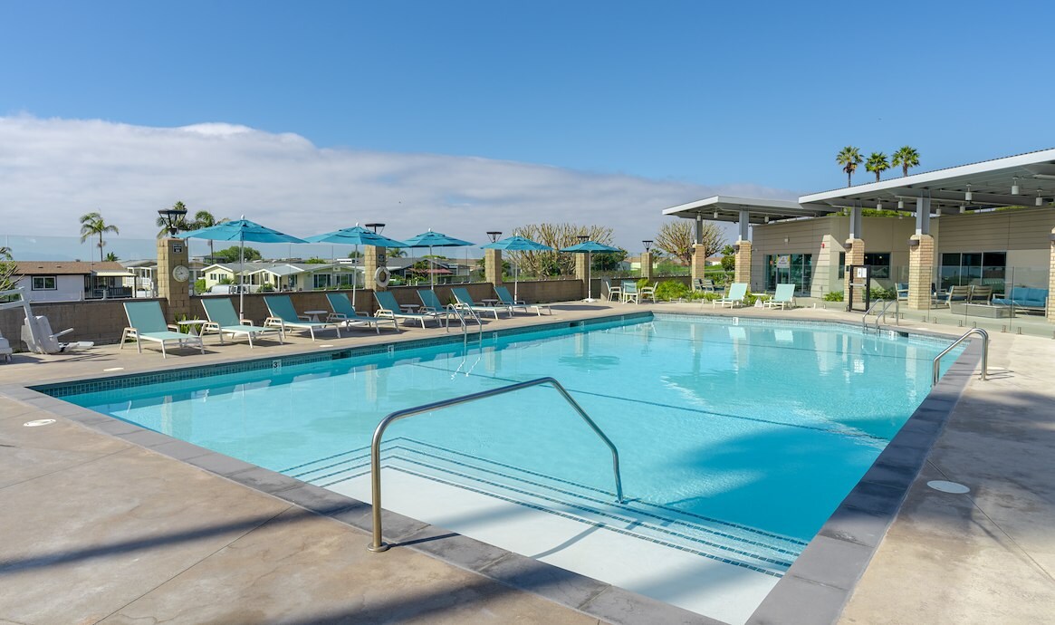 Palos Verdes Shores MH & Golf Community - Amenities and Services - Swimming Pool