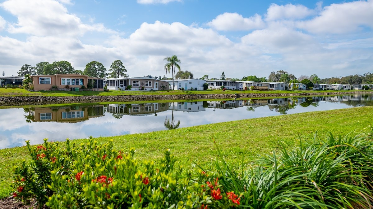 Manufactured Homes in Sarasota, Florida | Saralake Estates, image size:1200x675
