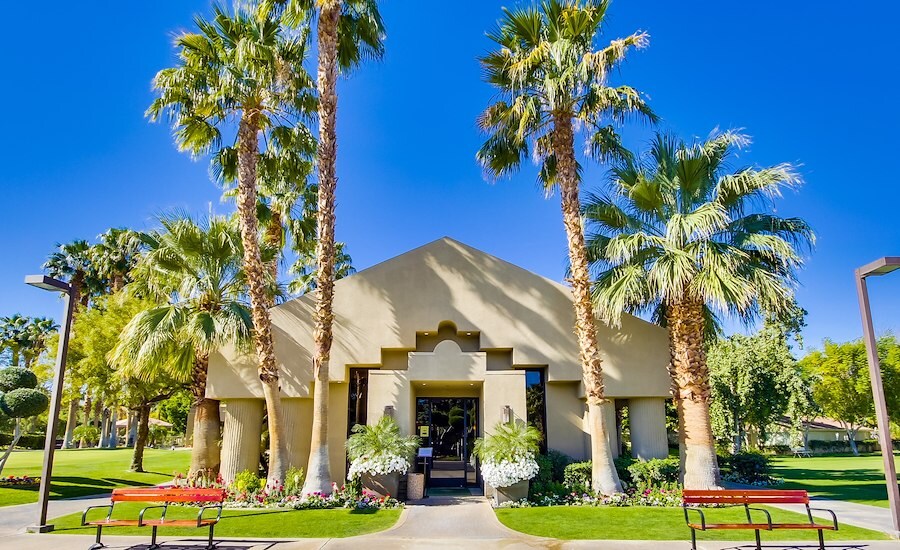 Stay in Lap of Nature at Emerald Desert RV Resort, California
