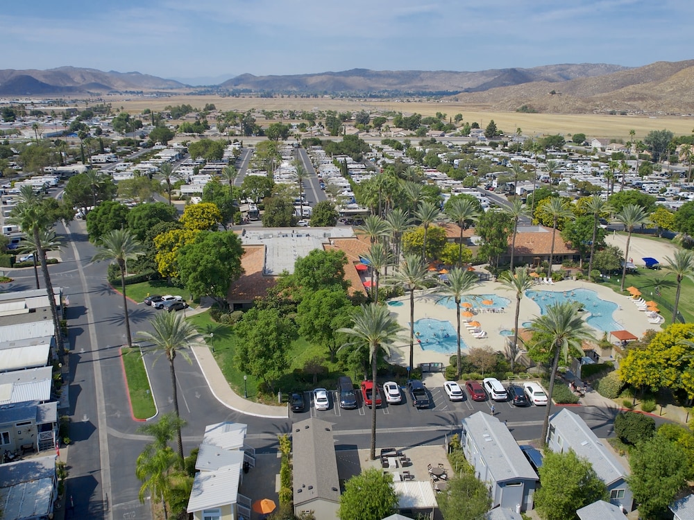 Hemet Rv RV Park in Hemet| Golden Village Palms RV Resort