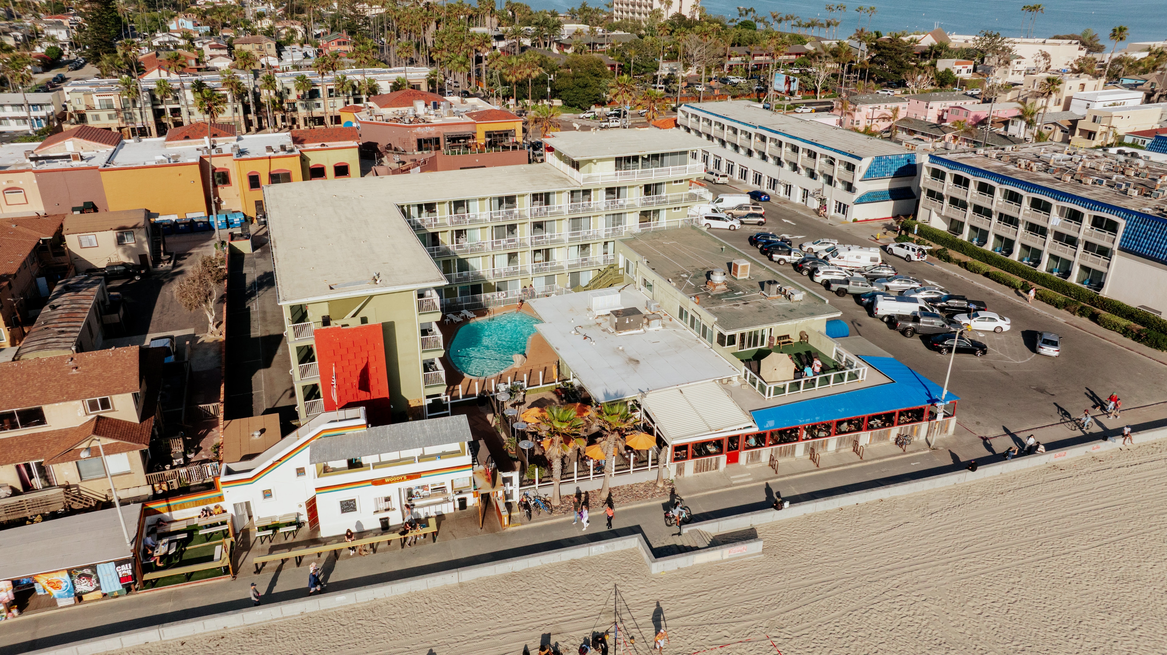 Surfer Beach Hotel — gallery preview 2