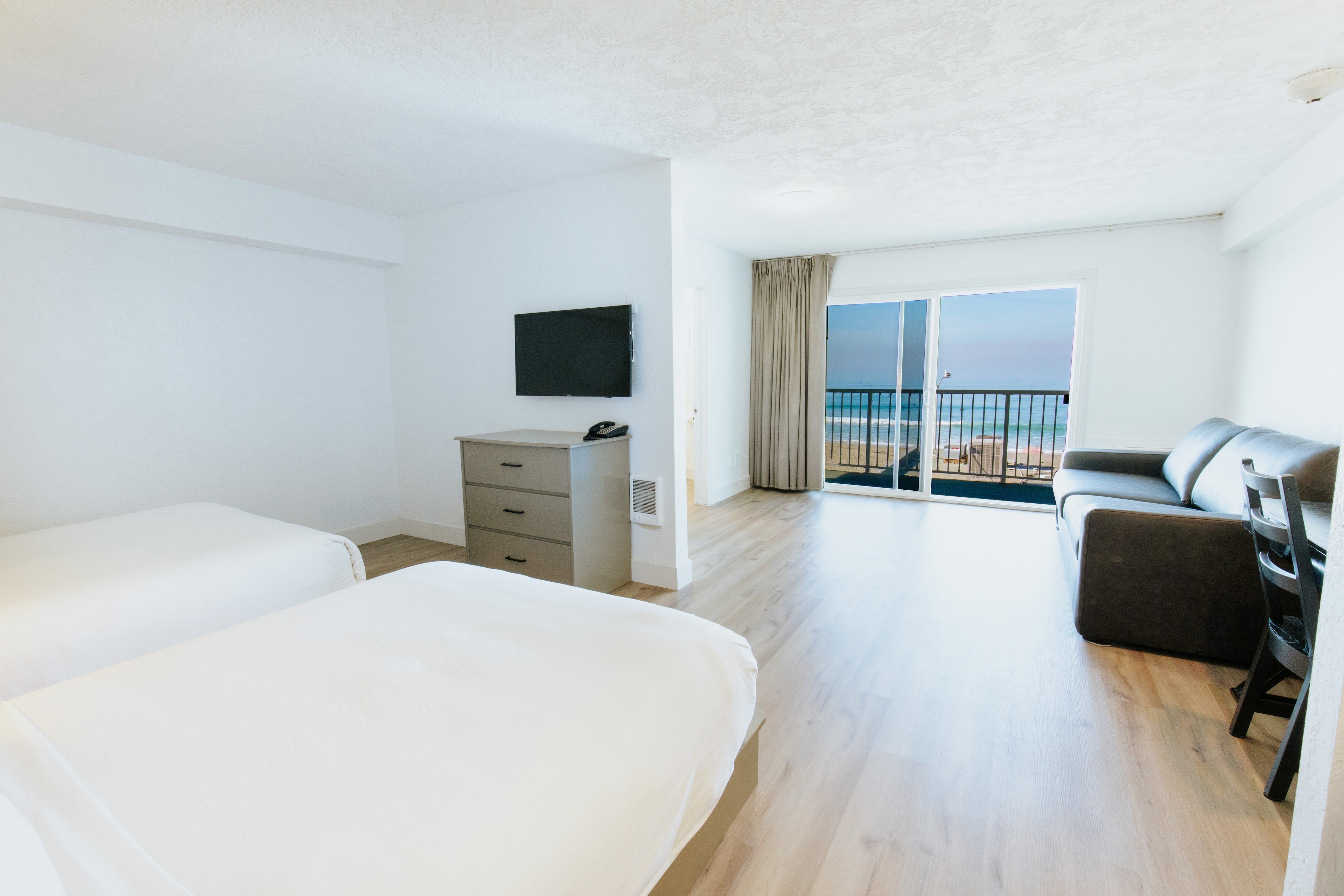 Surfer Beach Hotel — photo 27 of 56