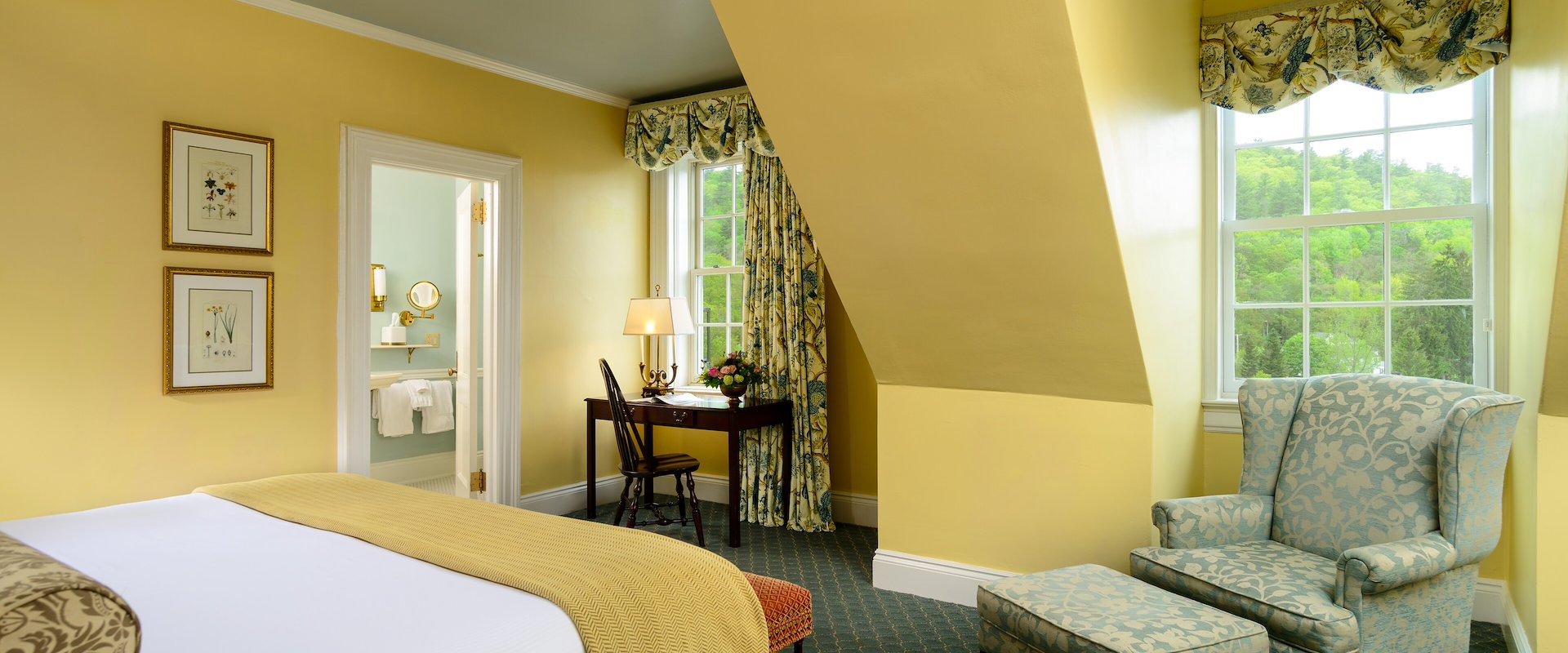 Walk-up Deluxe Rooms - The Otesaga Resort Hotel, New York