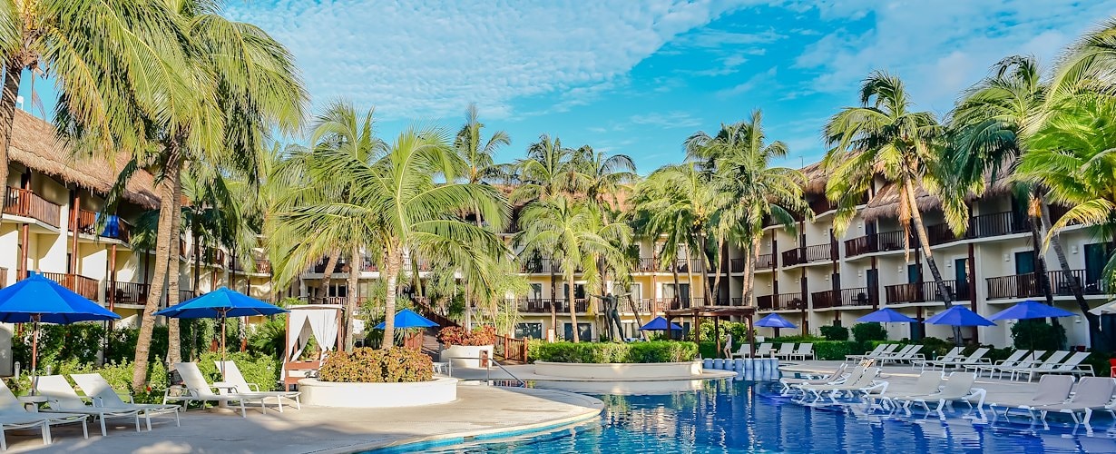 Pool View of The Reef Coco Beach, Playa del Carmen, Quintana Roo