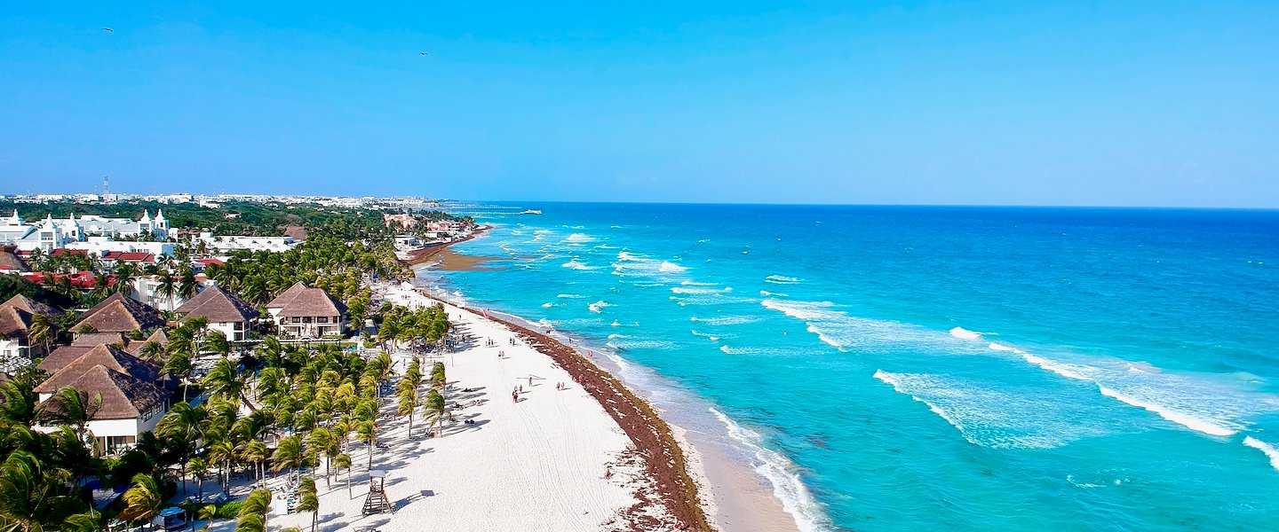Hermosa vista frente a la playa en Playa Del Carmen, México.