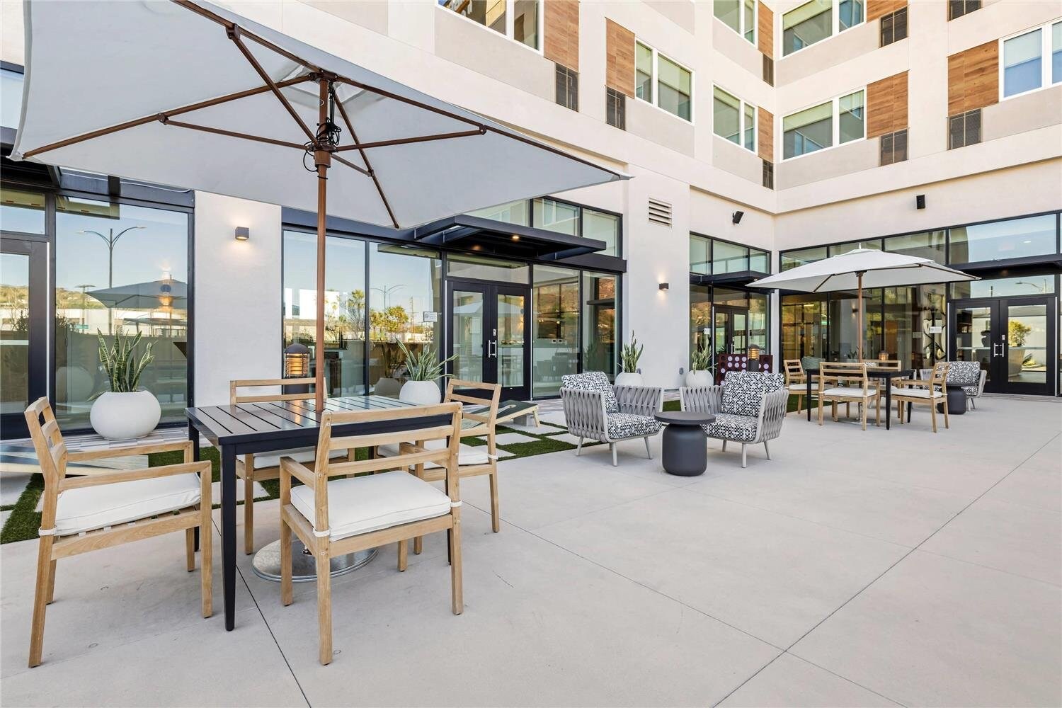 Courtyard Patio Outdoor Venue at Cambria Hotel Burbank Airport