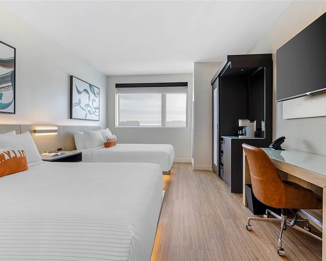2 Queen Beds