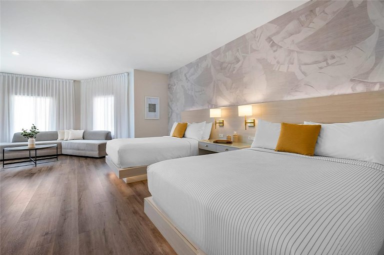 2 Queen Beds, 1 Bedroom Suite