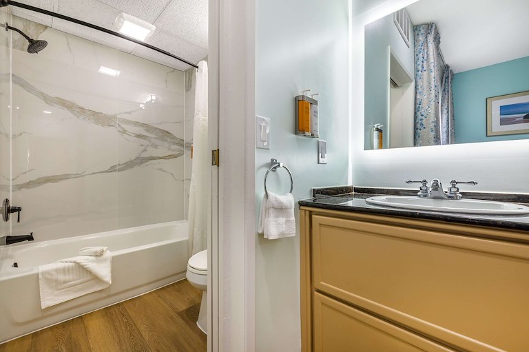 2 Double Beds, 1 Bedroom Suite, 1-Person Sofabed