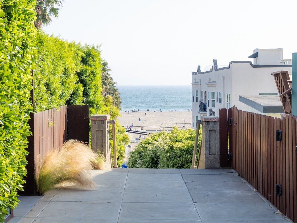 Sea Blue Hotel private beach walkway in Santa Monica, California
