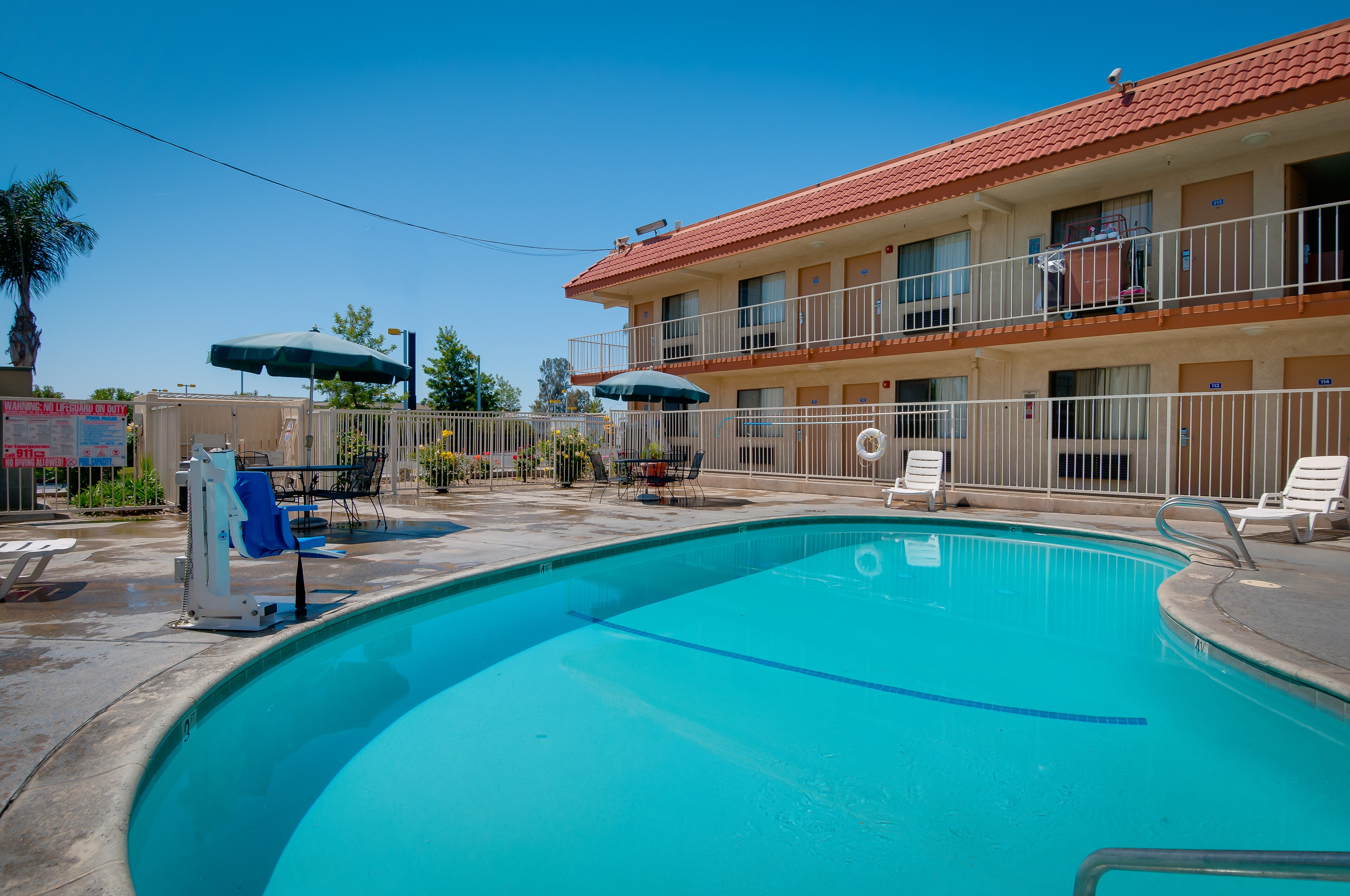 Outdoor Pool at Bakersfield South California