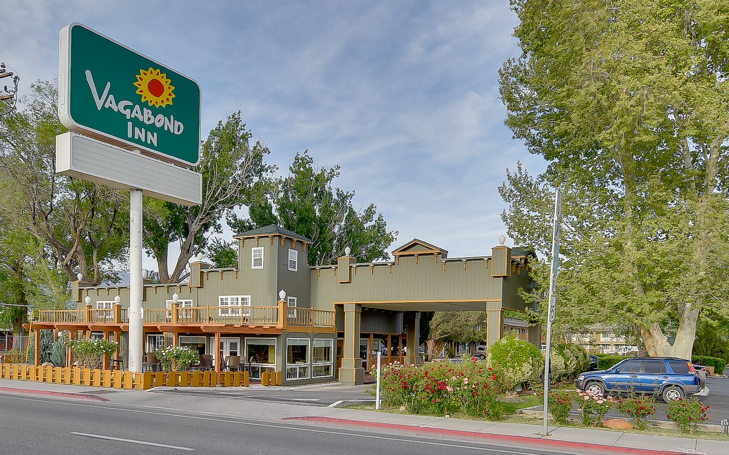 Exterior view of Vagabond Inn - Bishop