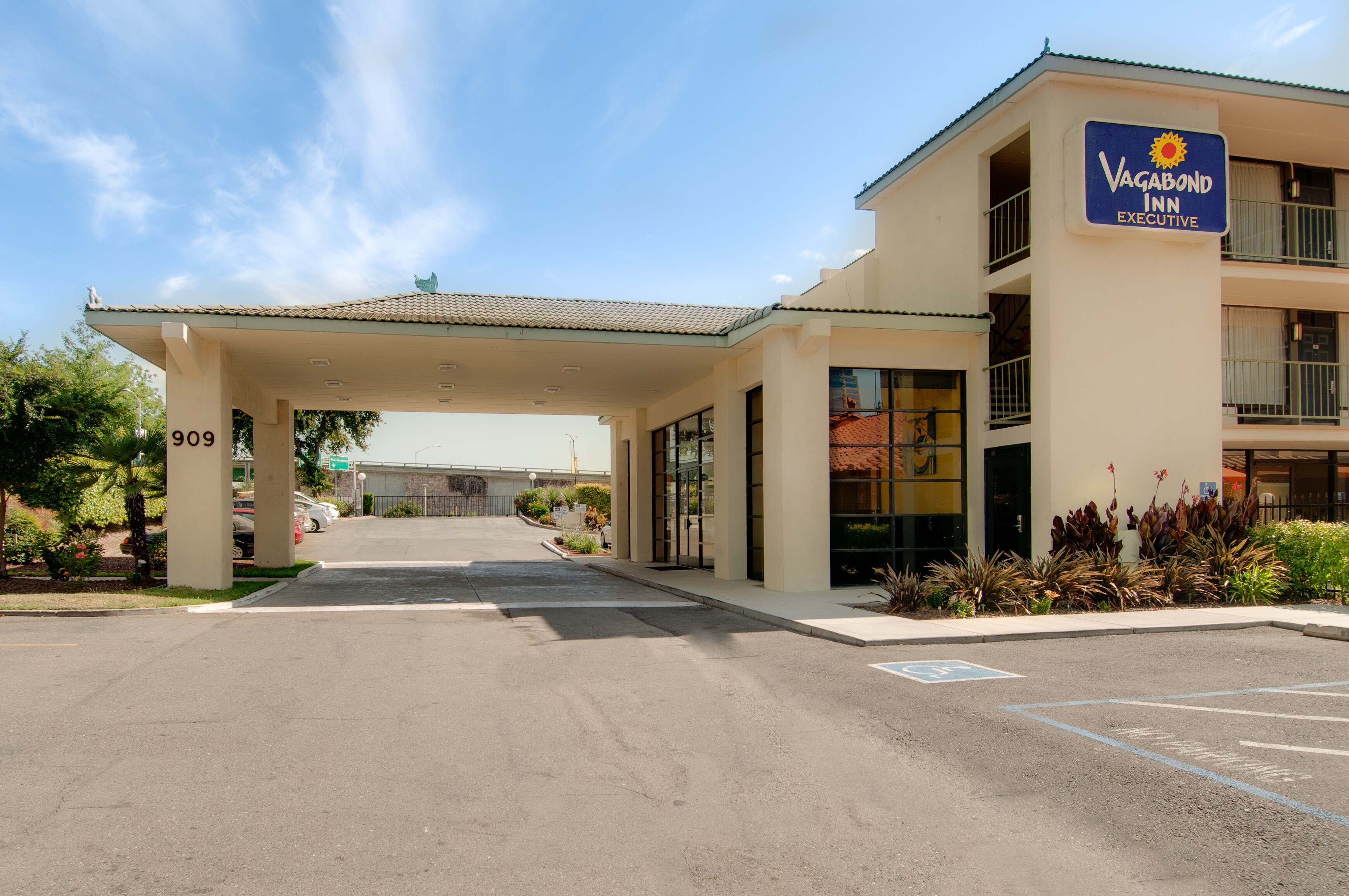 Hotels in Sacramento | Vagabond Inn Executive Sacramento