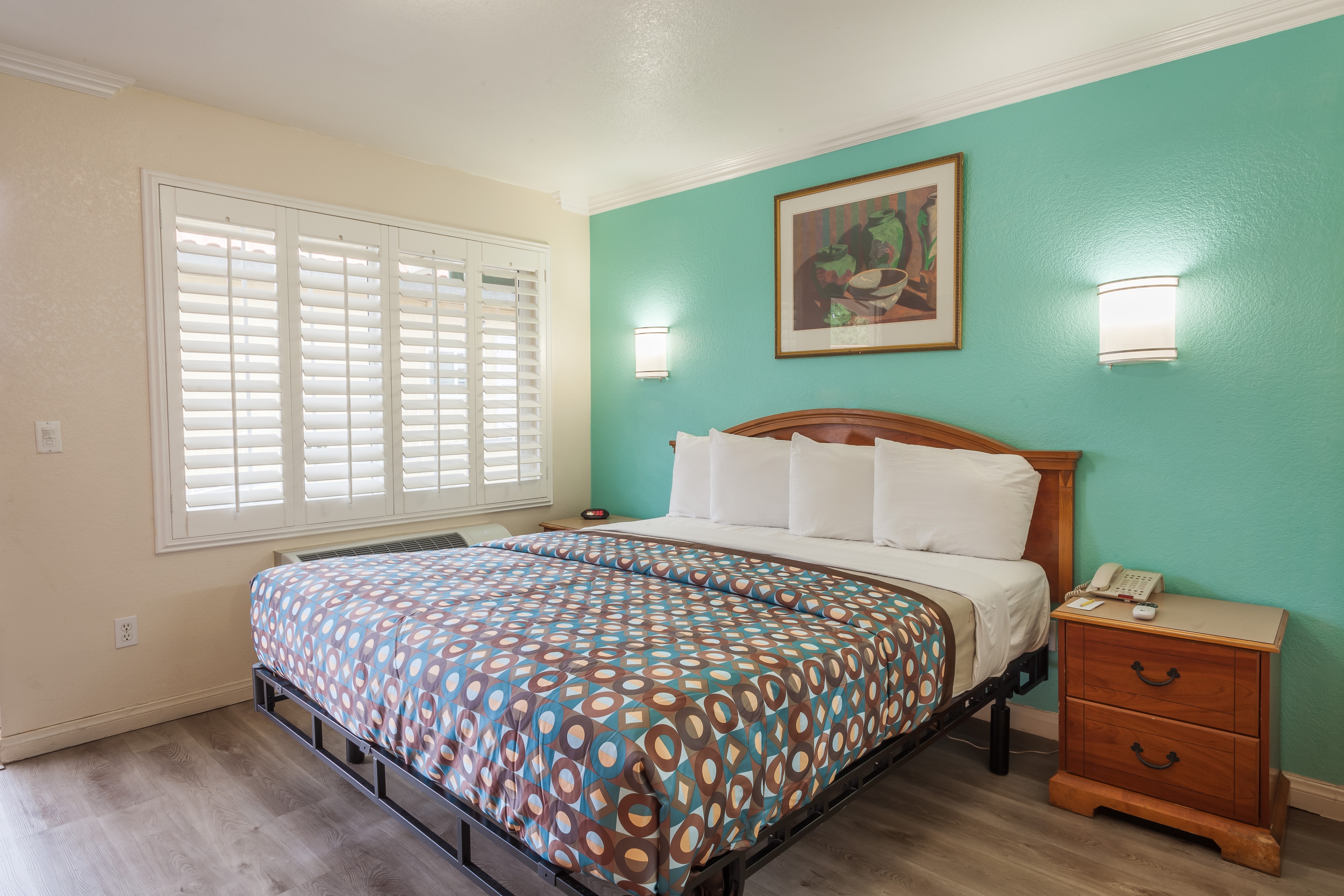 Rooms at Vagabond Inn - Hemet 