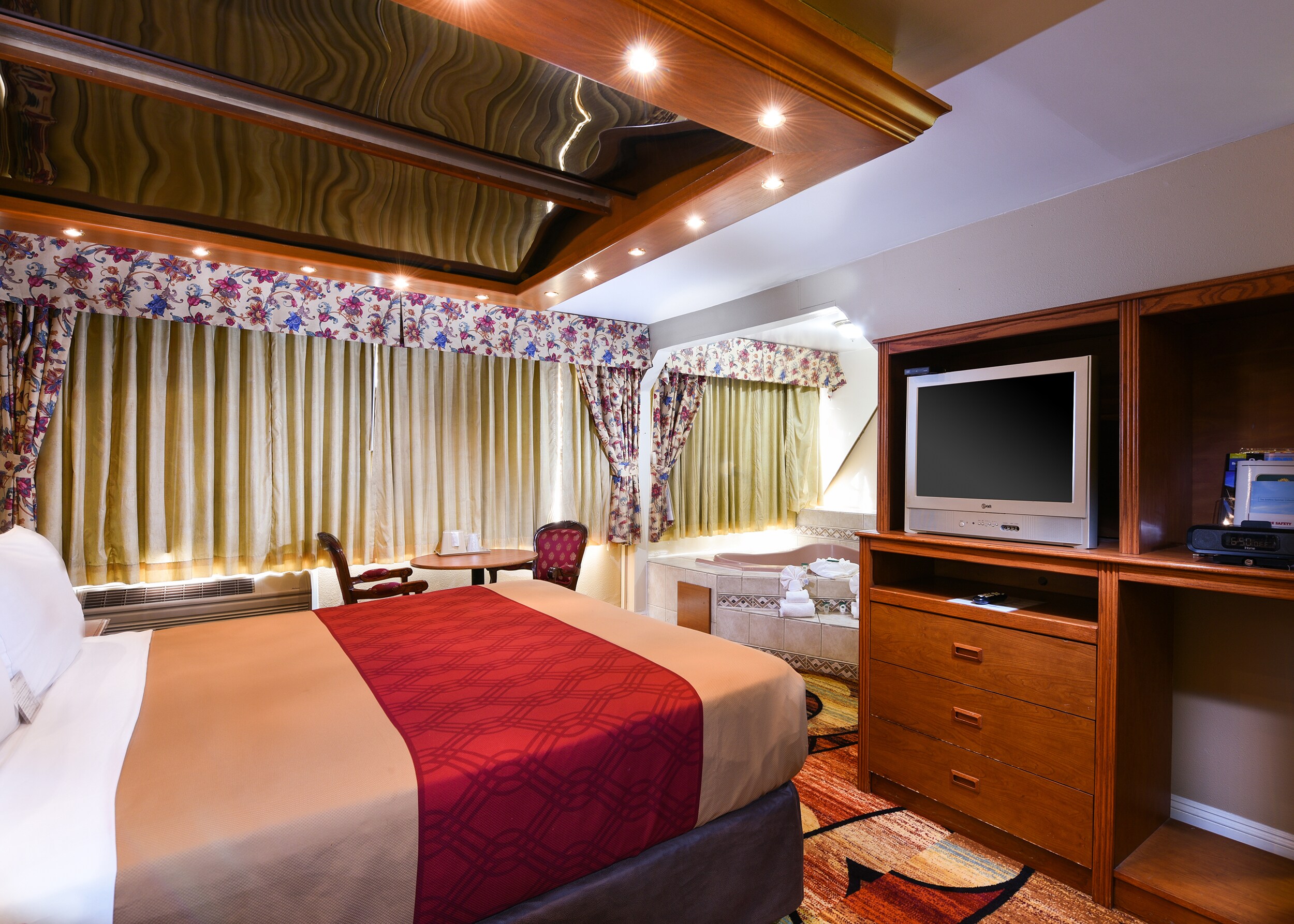 Rooms at Vagabond Inn - Long Beach
