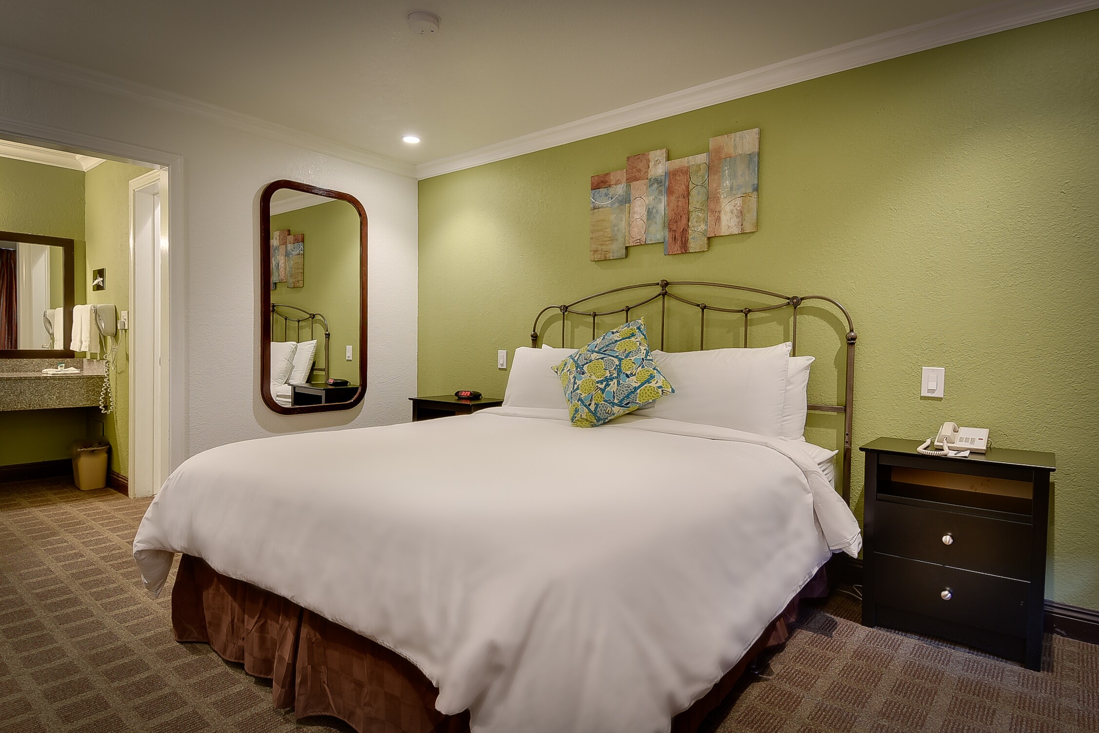 Special Offer for Room Amenities at Vagabond Inn - San Pedro