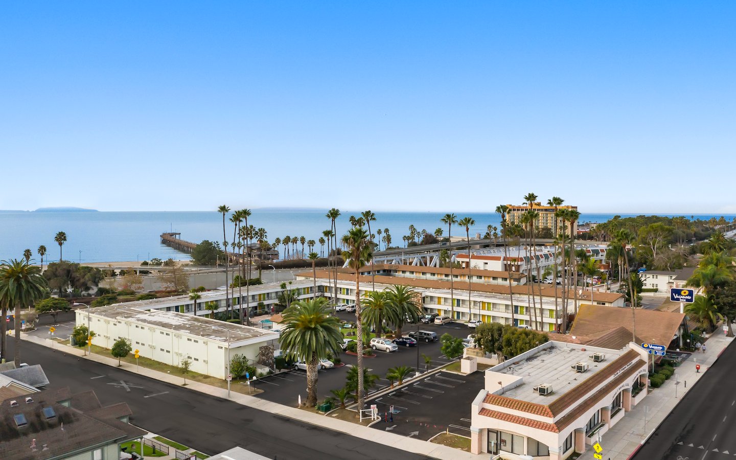 Exterior view of Vagabond Inn - Ventura