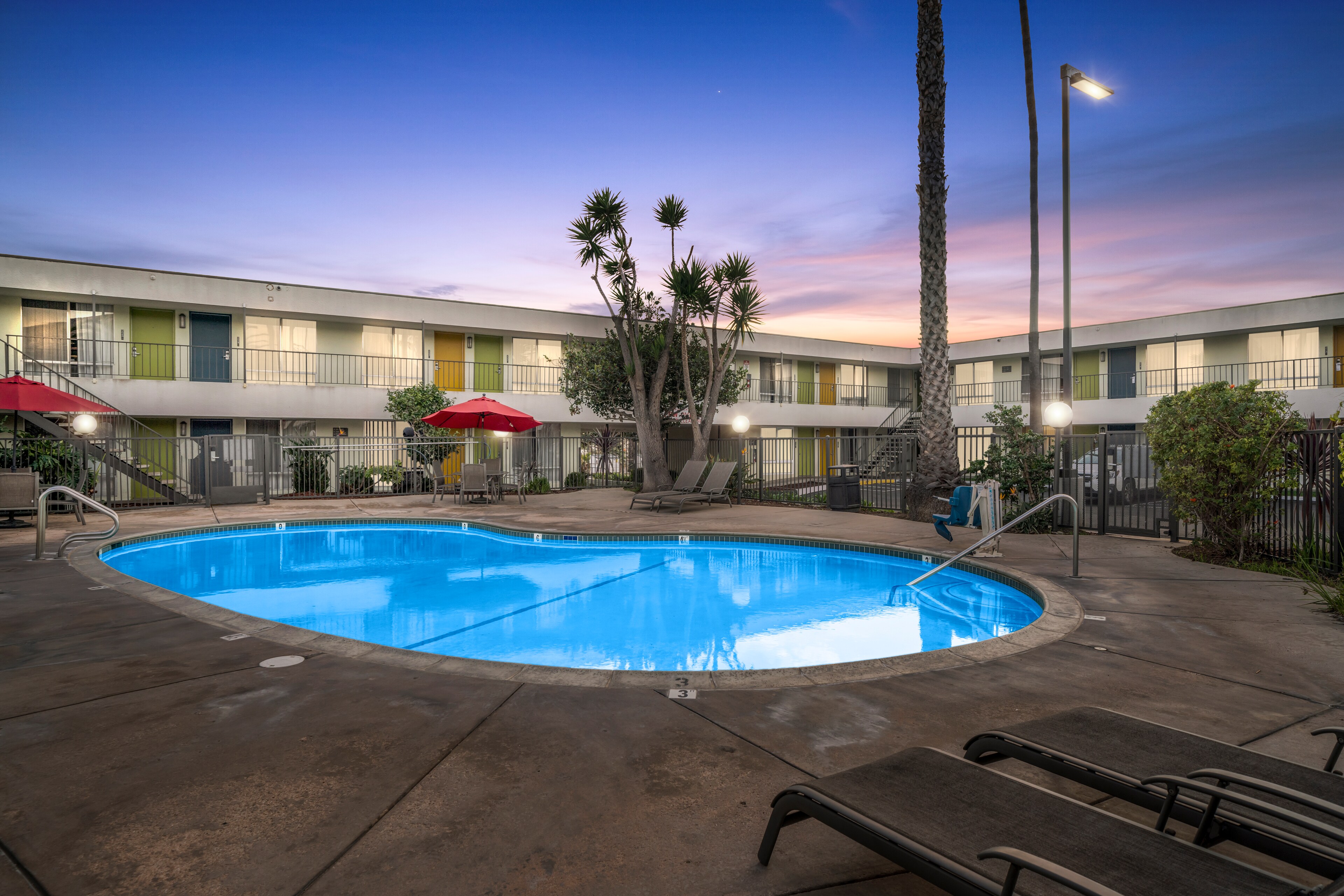 Outdoor Swimming Pool at Vagabond Inn - Ventura