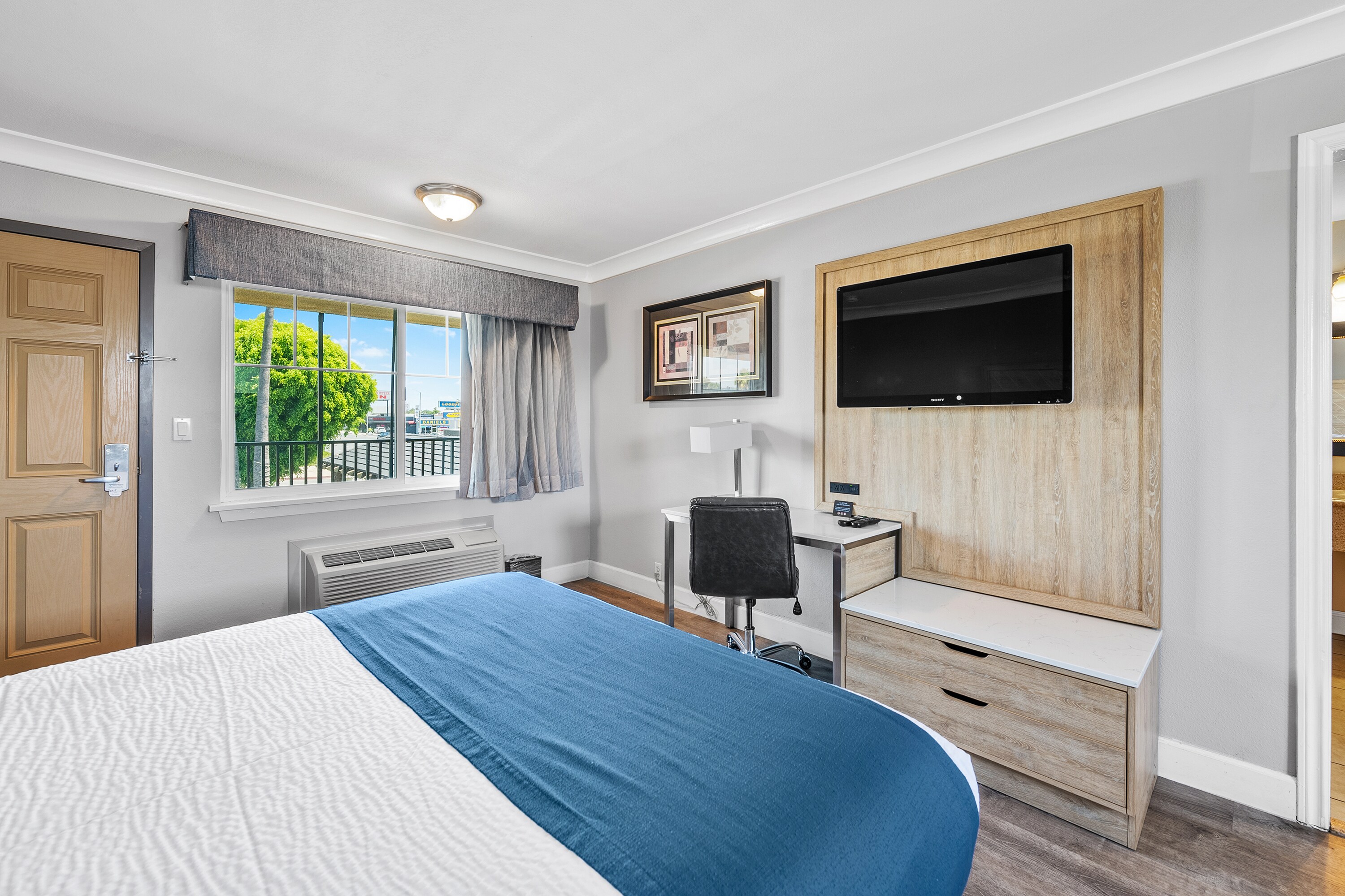 Rooms and suites available at Vagabond Inn - Whittier