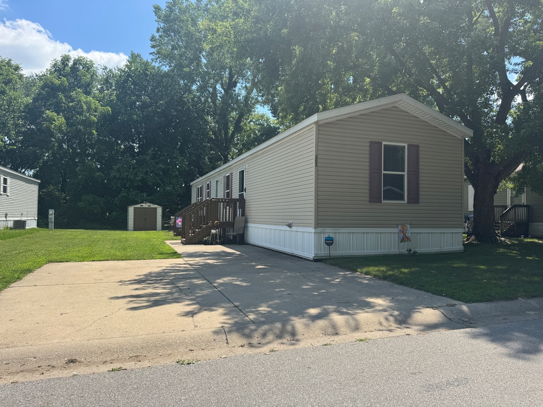 BRO Brookside Manor