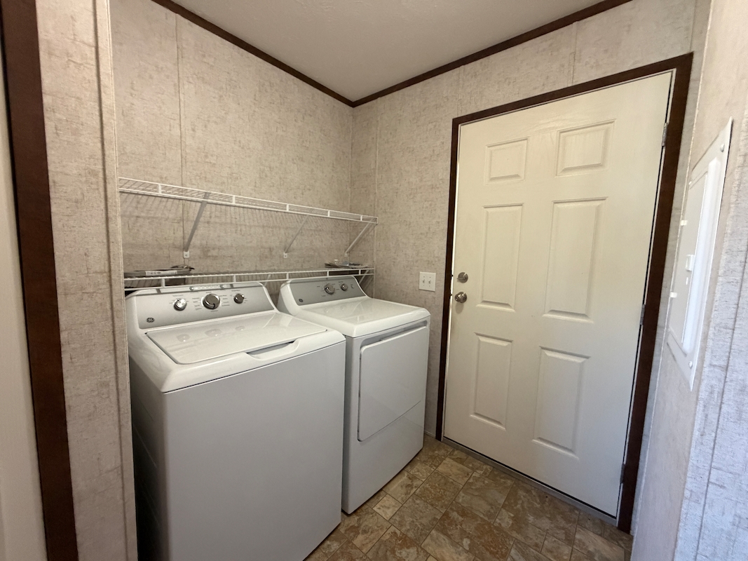 BRO Brookside Manor