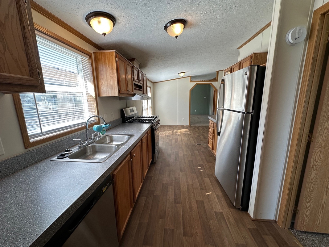 Home Sales MEA Meadowlands 29057 Oakhill Drive , Gibraltar, Michigan