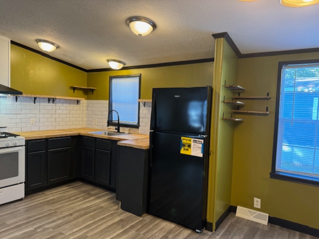 HLL Hawaiian Gardens/Holly Village